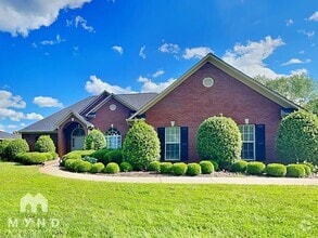 Building Photo - 26540 Mill Creek Dr