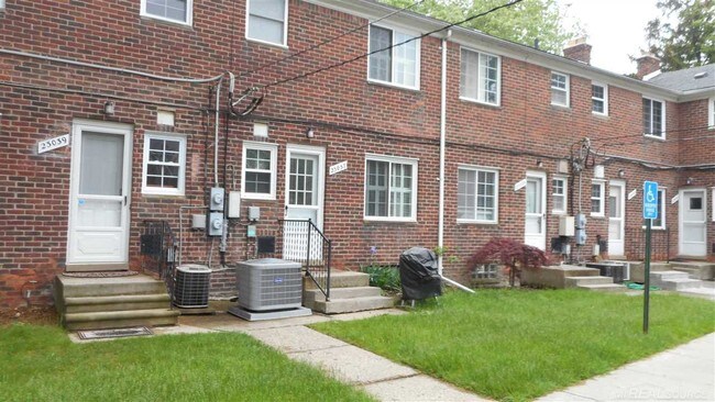 Building Photo - 23037 Gary Ln