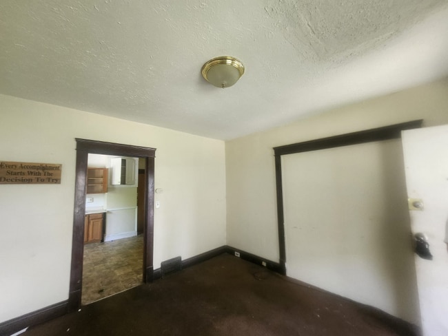 Building Photo - 9605 Wamelink Ave