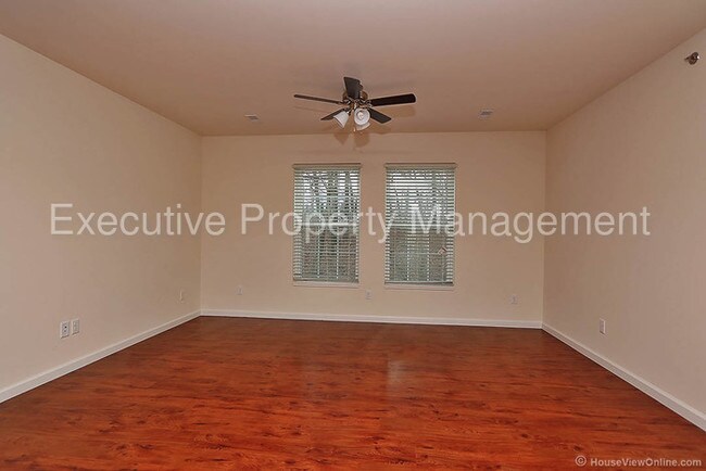 Building Photo - 1112 Bertling St