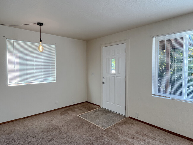 2146 N 130th St Seattle, WA 98133 $2,100 P... photo'