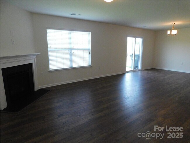 Foto del edificio - 3995 BETHESDA Pl
