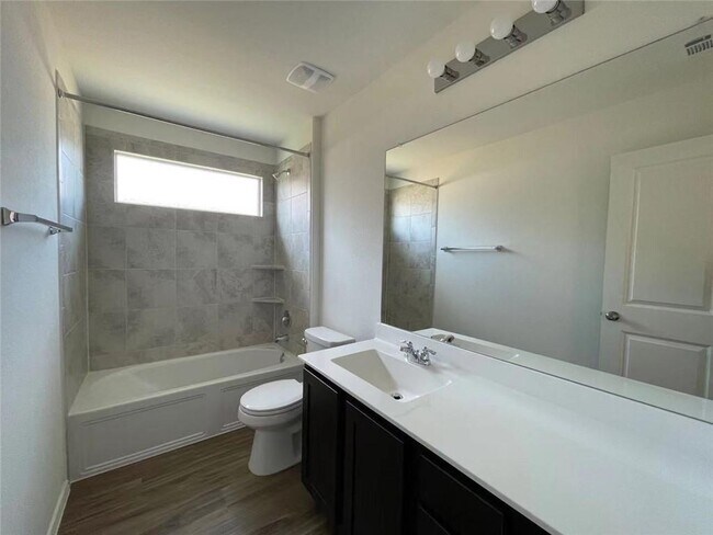 Building Photo - 518 Colthorpe Ln