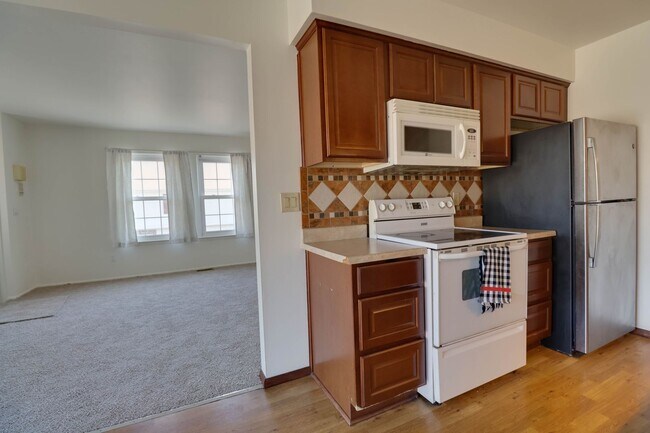 Building Photo - Lakefront view with 2 bd and 1 ba