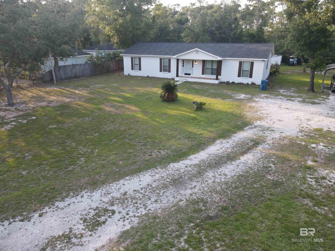 Foto principal - 28405 Canal Rd