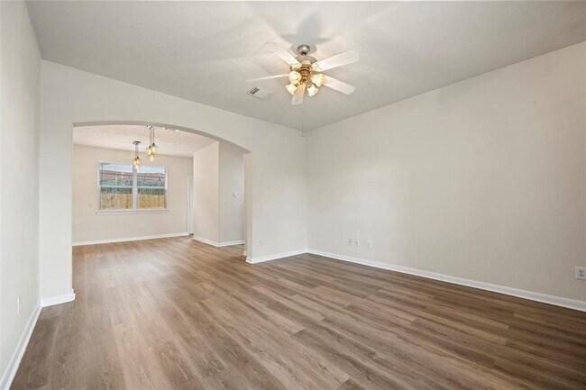 Building Photo - 13511 Forest Pines Village Ln