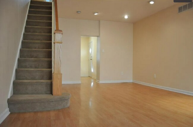 Building Photo - Single Family House For Rent - Port Richmond