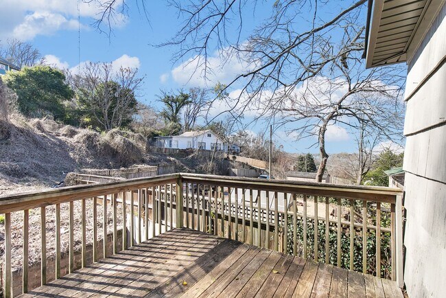 Building Photo - Gean Rise - 1 Bedroom / 1 Bathroom with Balcony/Porch