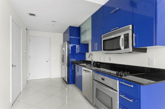 Building Photo - 60 SW 13th St