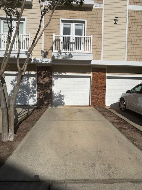 Foto principal - Luxurious 2 Bed/2 Bath Condo with Spectacu...