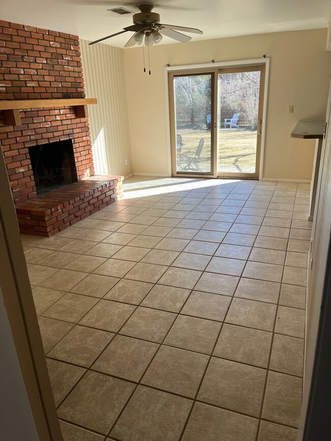 Building Photo - 7330 Mt Meeker Rd