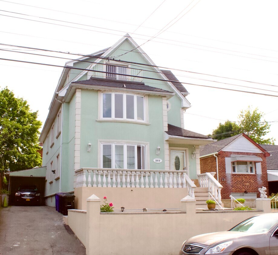 Primary Photo - 2910 Butler St