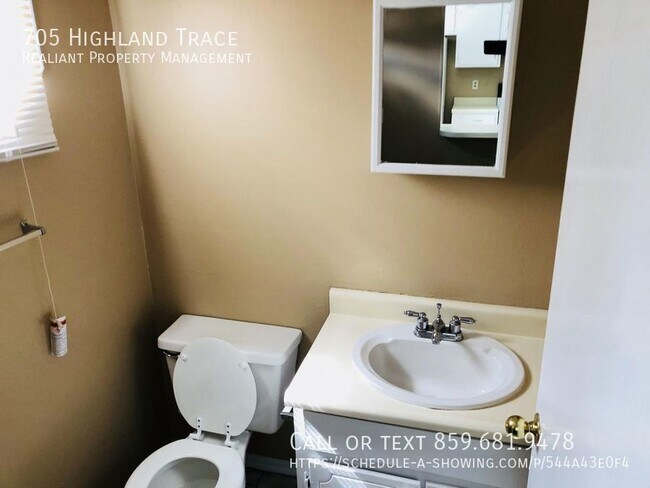 Foto del edificio - 705 Highland Trce