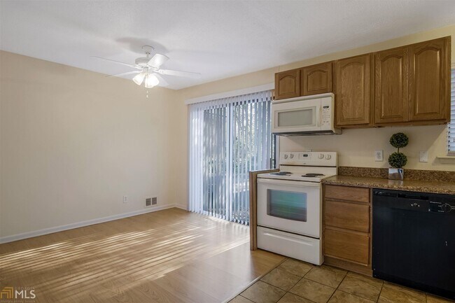 Foto del edificio - 2000 Jones Rd NW