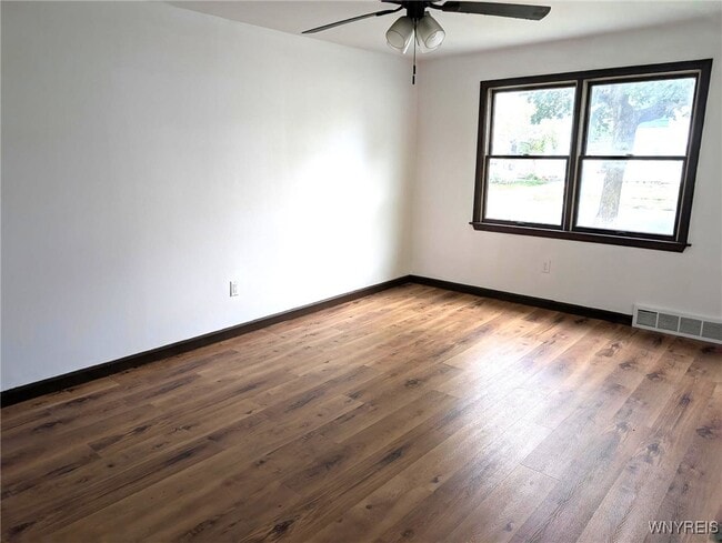Building Photo - 881 Highland Ave