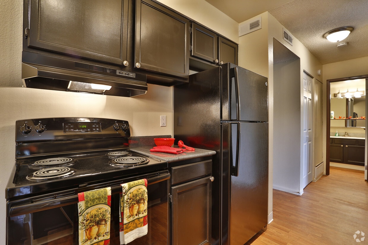 Parkside Apartments 2300 W 76th Ave Denver, CO