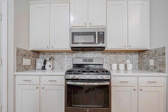 Building Photo - 31118 Gulf Cypress Ln