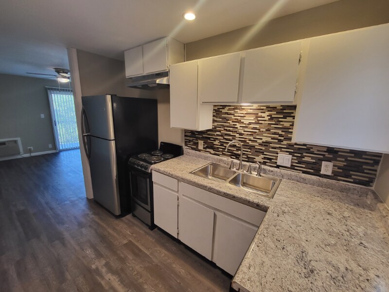 Foto principal - 734 N Country Acres Ave
