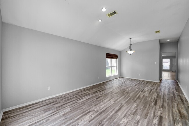 Building Photo - 232 Adobe Terrace N