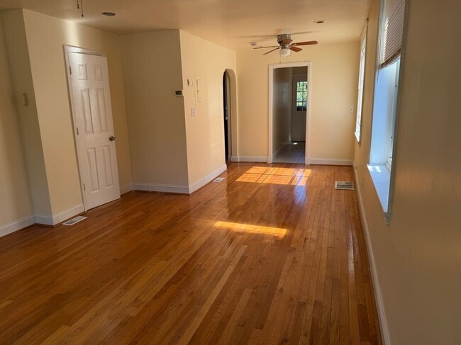 Building Photo - 59 Galveston Pl SW