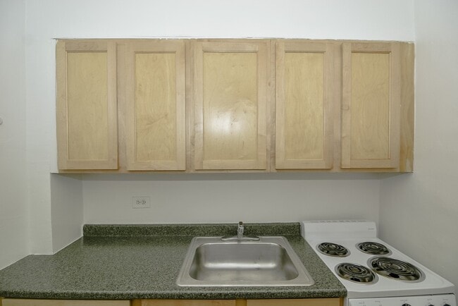 Building Photo - 541 W Arlington Pl