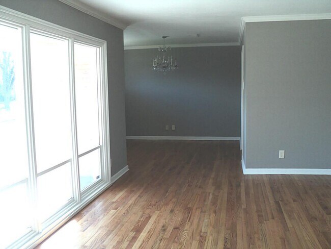 Foto del edificio - 5210 Sanford Rd