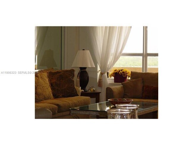 Foto del edificio - 10185 Collins Ave