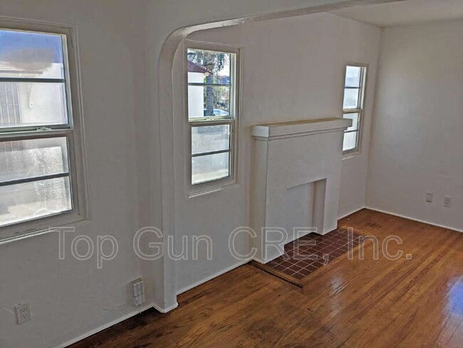 Building Photo - 4343 Bancroft St