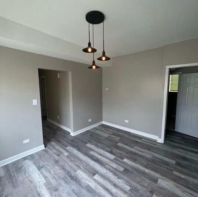Foto del edificio - 7053 S Eberhart Ave