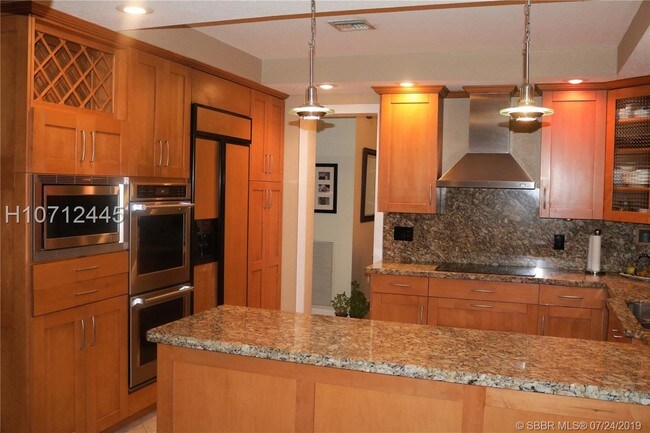 Building Photo - 910 Natures Cove Rd