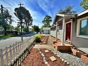 Building Photo - 420 Beagle Ln