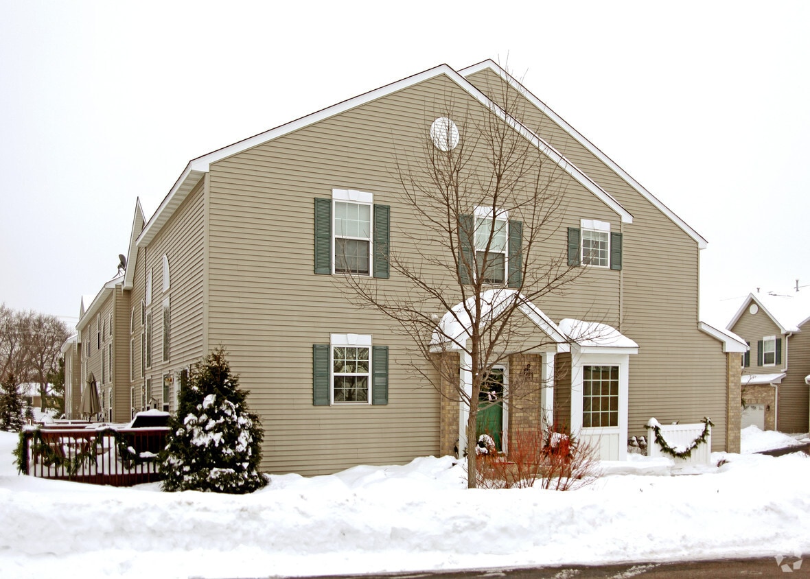 Primary Photo - 1301-1311 White Oak Dr