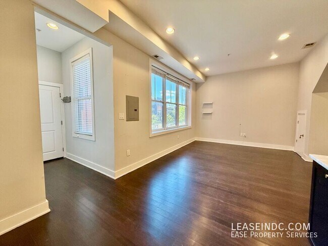 Building Photo - 907 N Street NW-#B1