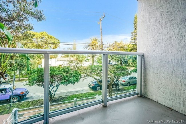 Building Photo - 1509 Bay Dr
