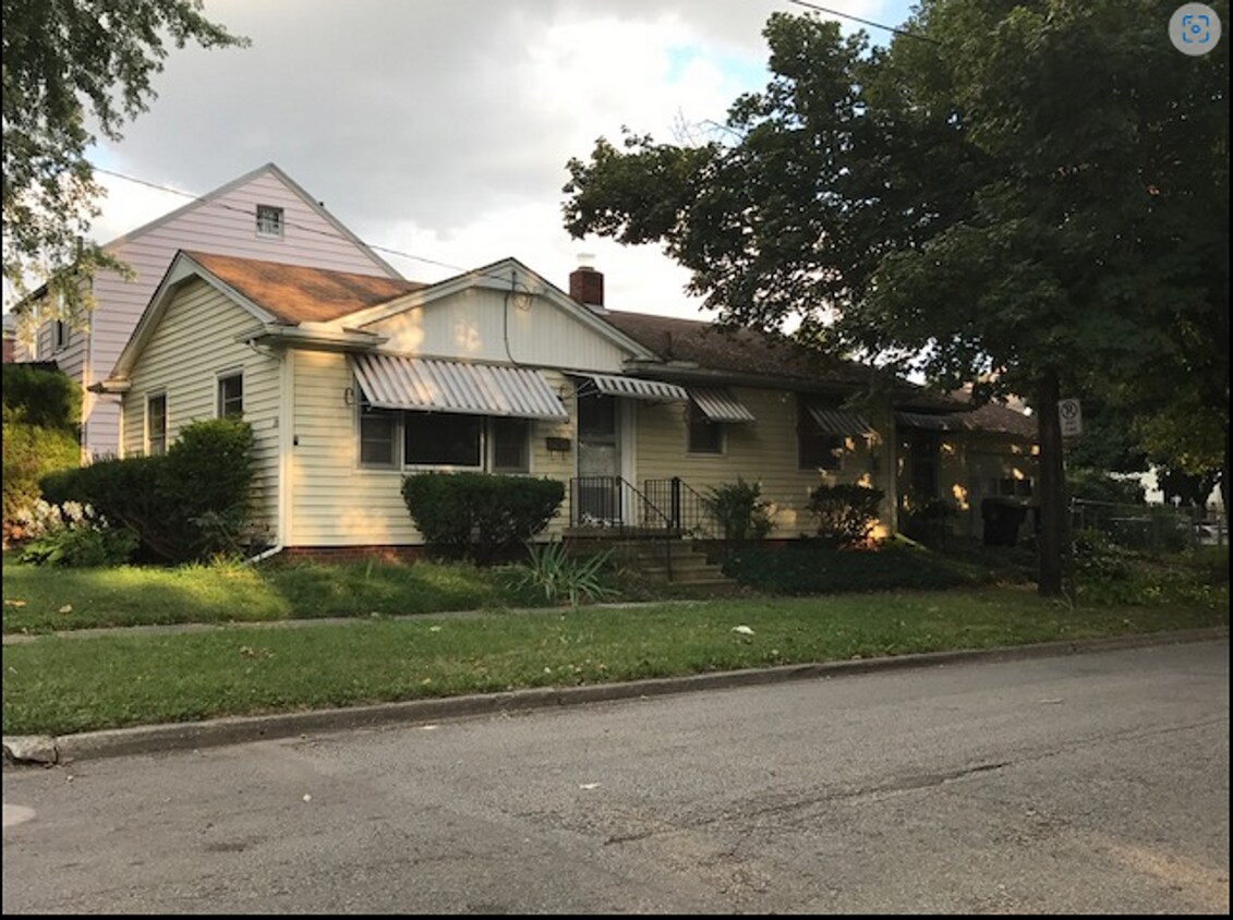 Primary Photo - Cute 3 Bedroom 1 Bath House located in Wes...