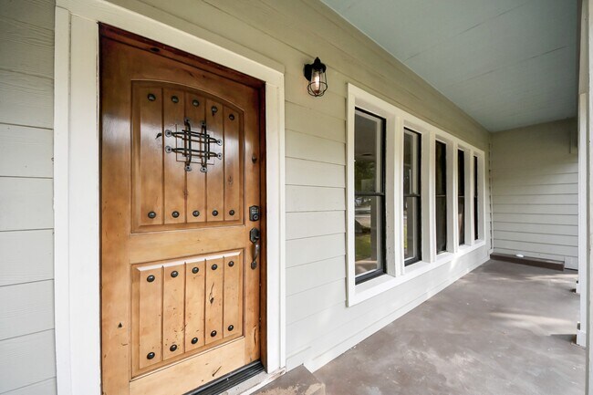 Building Photo - 1507 Brooks Ave