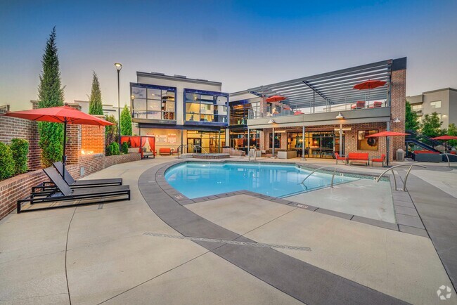 Outdoor Pool - Parkway Lofts