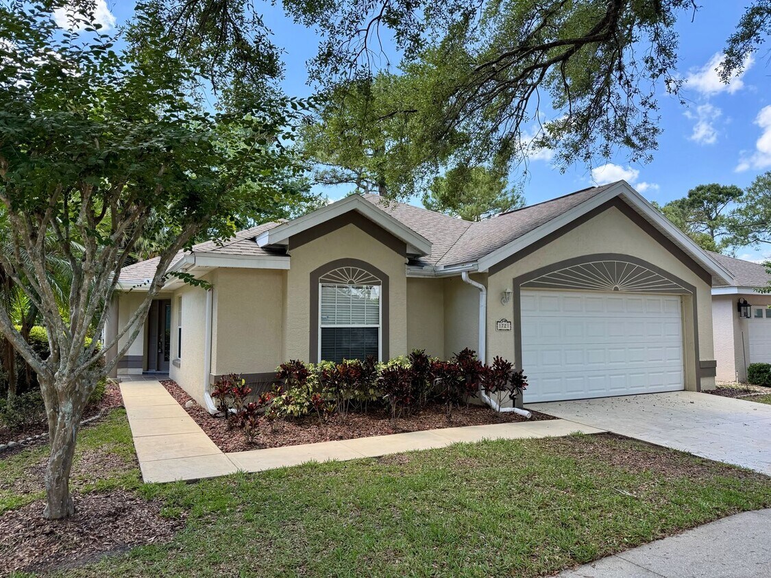 Primary Photo - IMMACULATE 2/2 with FLEX ROOM in Country C...