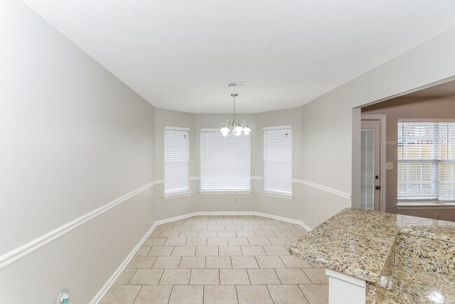 Foto del edificio - 995 Scofield Dr