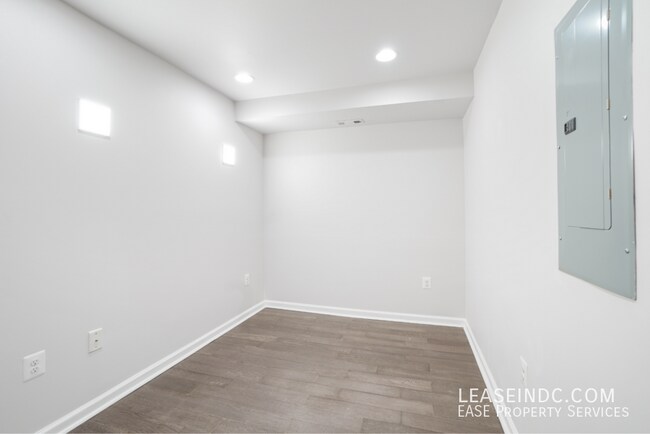 Foto del edificio - 1223 16th St NE