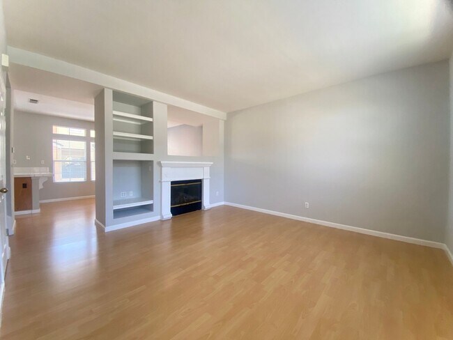 Foto del edificio - 2-Bedroom + Loft Condo for rent! Downtown ...