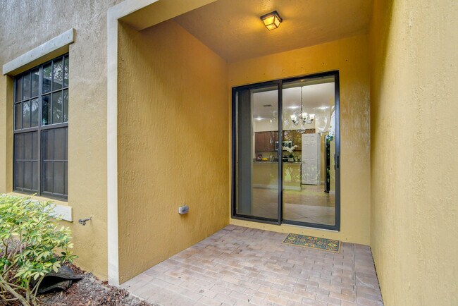 Foto del edificio - 10366 Wellington Parc Dr