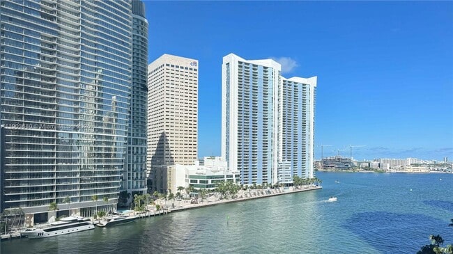 Foto del edificio - 465 Brickell Ave