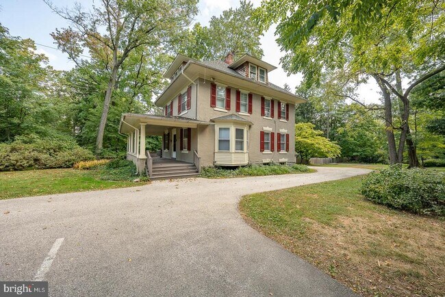 Foto del edificio - 211 Pennswood Rd