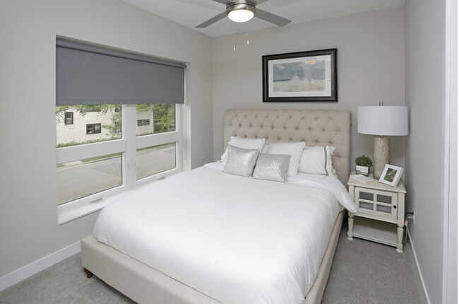 Foto del edificio - ONE MONTH FREE ON 12 MONTH LEASE!