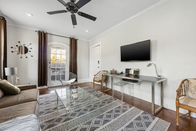 Foto del edificio - 536 Hawthorne Ln