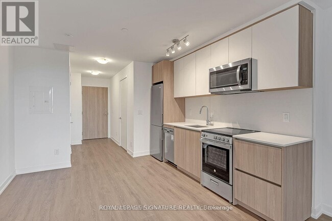 Building Photo - 3100 Keele St