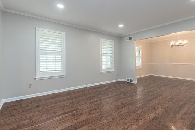 Building Photo - 1539 Brookside Dr