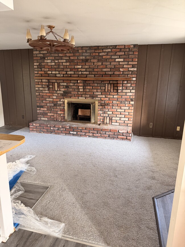 Building Photo - 1 Sylvan Spring Dr