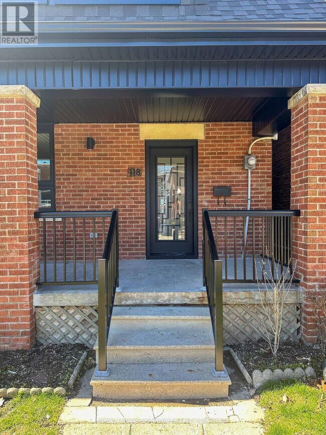 Building Photo - 118 Greenlaw Ave